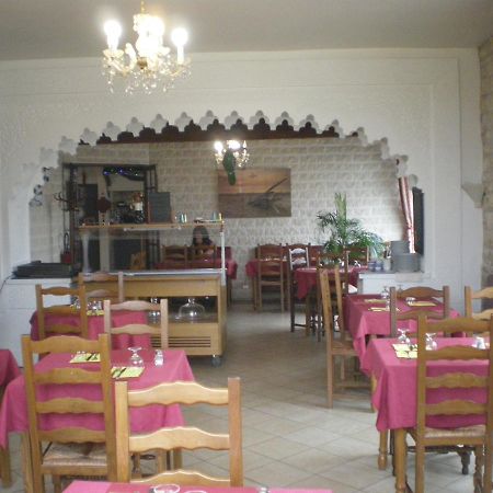 Hotel Le Cargo Rochefort  Bagian luar foto