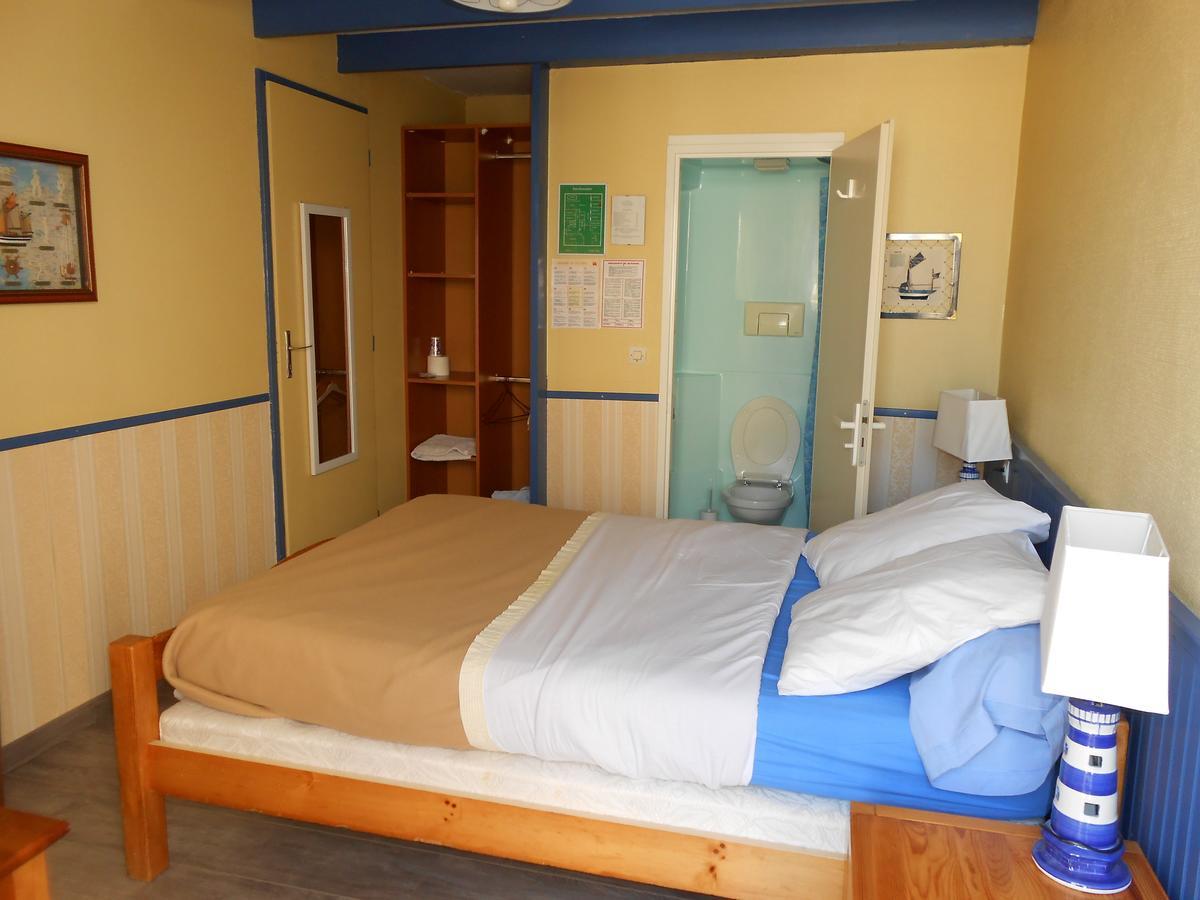 Hotel Le Cargo Rochefort  Bagian luar foto