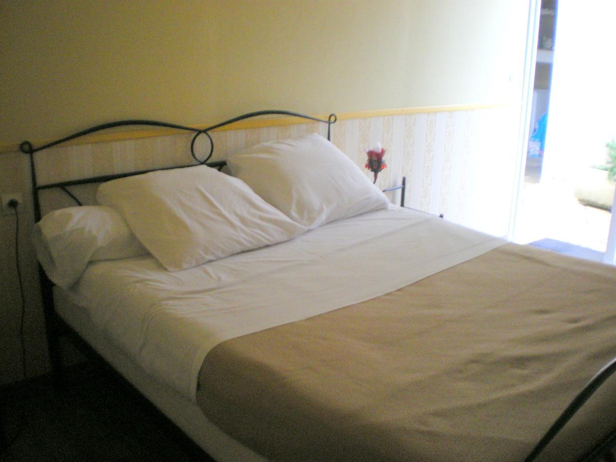 Hotel Le Cargo Rochefort  Bagian luar foto